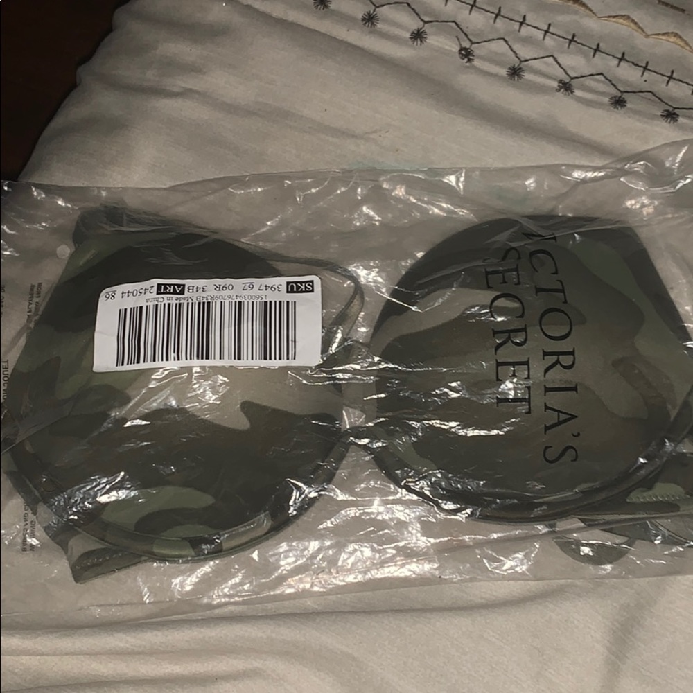 Brand new Camo bra